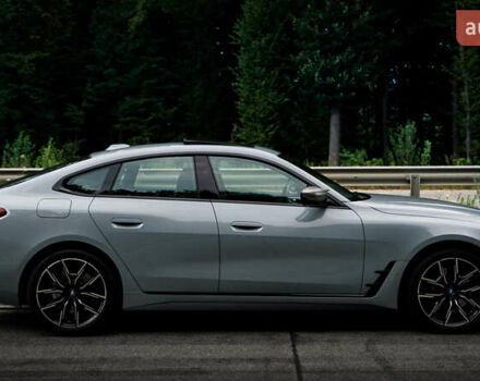 Серый БМВ i4, объемом двигателя 0 л и пробегом 25 тыс. км за 44600 $, фото 4 на Automoto.ua