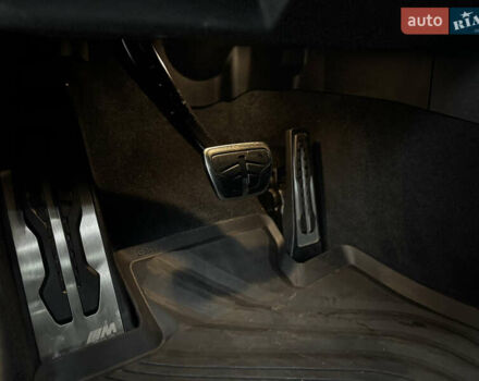 Серый БМВ i4, объемом двигателя 0 л и пробегом 25 тыс. км за 47500 $, фото 32 на Automoto.ua