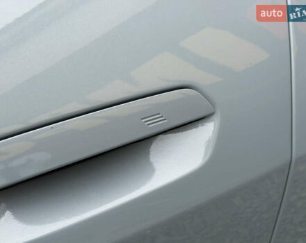 Серый БМВ i4, объемом двигателя 0 л и пробегом 9 тыс. км за 41999 $, фото 38 на Automoto.ua