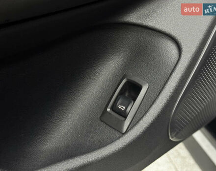 Серый БМВ i4, объемом двигателя 0 л и пробегом 25 тыс. км за 47500 $, фото 27 на Automoto.ua