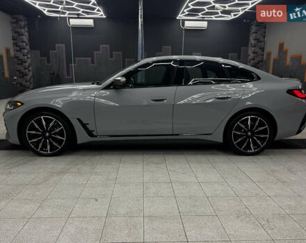 Серый БМВ i4, объемом двигателя 0 л и пробегом 25 тыс. км за 47500 $, фото 11 на Automoto.ua
