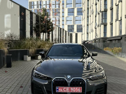 Серый БМВ i4, объемом двигателя 0 л и пробегом 32 тыс. км за 39900 $, фото 1 на Automoto.ua