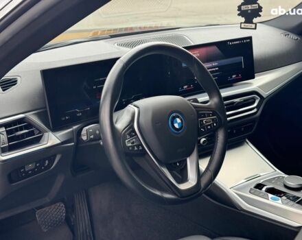Синій БМВ i4, об'ємом двигуна 0 л та пробігом 16 тис. км за 32990 $, фото 19 на Automoto.ua