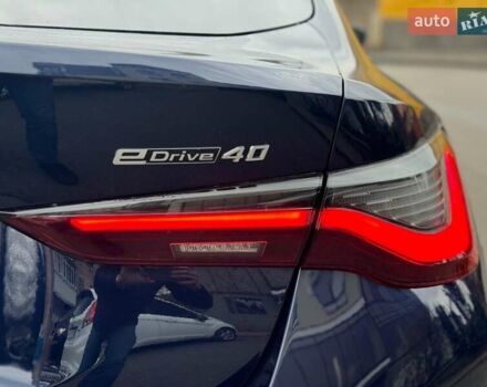 Синий БМВ i4, объемом двигателя 0 л и пробегом 16 тыс. км за 32990 $, фото 8 на Automoto.ua