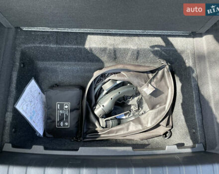 Зеленый БМВ i4, объемом двигателя 0 л и пробегом 27 тыс. км за 45900 $, фото 30 на Automoto.ua