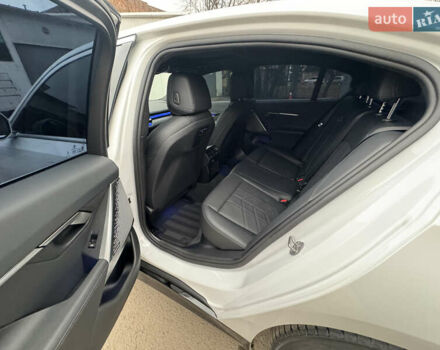 Білий БМВ i5, об'ємом двигуна 0 л та пробігом 10 тис. км за 57000 $, фото 13 на Automoto.ua
