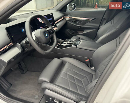 Білий БМВ i5, об'ємом двигуна 0 л та пробігом 10 тис. км за 57000 $, фото 10 на Automoto.ua