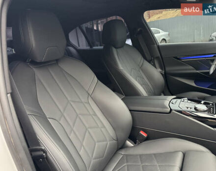 Білий БМВ i5, об'ємом двигуна 0 л та пробігом 10 тис. км за 57000 $, фото 19 на Automoto.ua