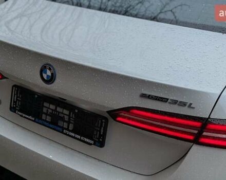 Белый БМВ i5, объемом двигателя 0 л и пробегом 11 тыс. км за 43999 $, фото 13 на Automoto.ua