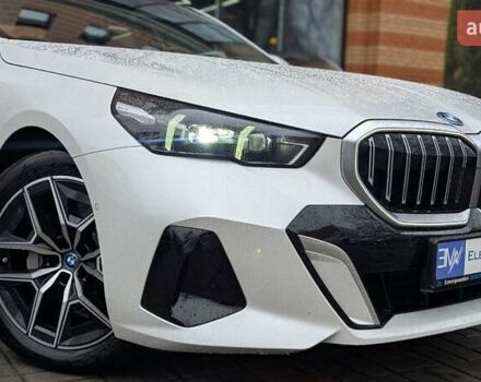 Белый БМВ i5, объемом двигателя 0 л и пробегом 11 тыс. км за 43999 $, фото 11 на Automoto.ua