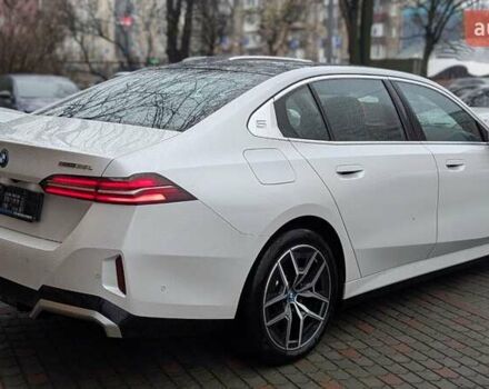 Белый БМВ i5, объемом двигателя 0 л и пробегом 11 тыс. км за 43999 $, фото 12 на Automoto.ua