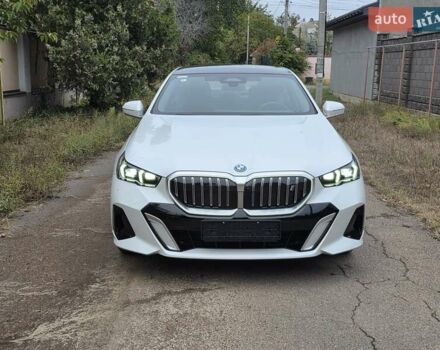 Белый БМВ i5, объемом двигателя 0 л и пробегом 3 тыс. км за 49999 $, фото 4 на Automoto.ua