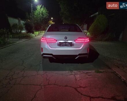 Белый БМВ i5, объемом двигателя 0 л и пробегом 3 тыс. км за 49999 $, фото 63 на Automoto.ua
