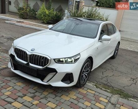 Белый БМВ i5, объемом двигателя 0 л и пробегом 3 тыс. км за 49999 $, фото 28 на Automoto.ua