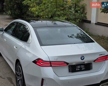 Белый БМВ i5, объемом двигателя 0 л и пробегом 3 тыс. км за 49999 $, фото 13 на Automoto.ua