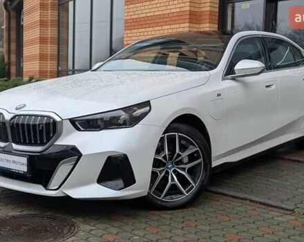 Белый БМВ i5, объемом двигателя 0 л и пробегом 11 тыс. км за 43999 $, фото 2 на Automoto.ua