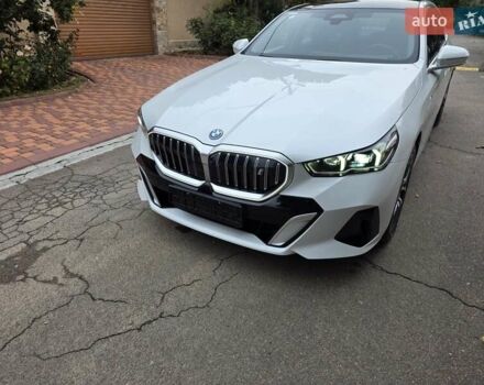 Белый БМВ i5, объемом двигателя 0 л и пробегом 3 тыс. км за 49999 $, фото 20 на Automoto.ua