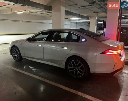 Білий БМВ i5, об'ємом двигуна 0 л та пробігом 2 тис. км за 47500 $, фото 2 на Automoto.ua