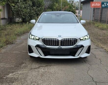 Белый БМВ i5, объемом двигателя 0 л и пробегом 3 тыс. км за 49999 $, фото 6 на Automoto.ua