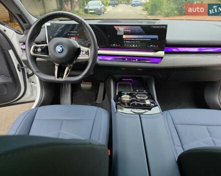 Белый БМВ i5, объемом двигателя 0 л и пробегом 3 тыс. км за 49999 $, фото 55 на Automoto.ua