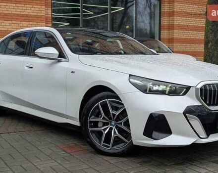 Белый БМВ i5, объемом двигателя 0 л и пробегом 11 тыс. км за 43999 $, фото 10 на Automoto.ua