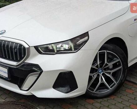 Белый БМВ i5, объемом двигателя 0 л и пробегом 11 тыс. км за 43999 $, фото 3 на Automoto.ua