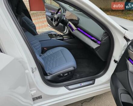 Белый БМВ i5, объемом двигателя 0 л и пробегом 3 тыс. км за 49999 $, фото 49 на Automoto.ua