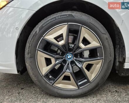 Белый БМВ i5, объемом двигателя 0 л и пробегом 18 тыс. км за 44950 $, фото 34 на Automoto.ua