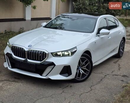 Белый БМВ i5, объемом двигателя 0 л и пробегом 3 тыс. км за 49999 $, фото 19 на Automoto.ua
