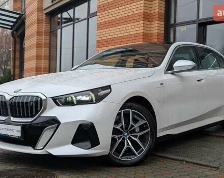 Белый БМВ i5, объемом двигателя 0 л и пробегом 11 тыс. км за 43999 $, фото 4 на Automoto.ua