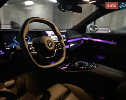 Белый БМВ i5, объемом двигателя 0 л и пробегом 7 тыс. км за 57000 $, фото 14 на Automoto.ua