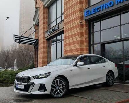Белый БМВ i5, объемом двигателя 0 л и пробегом 11 тыс. км за 43999 $, фото 6 на Automoto.ua