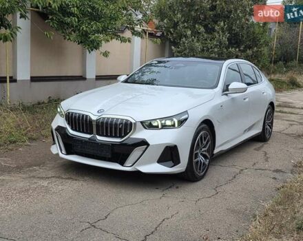 Белый БМВ i5, объемом двигателя 0 л и пробегом 3 тыс. км за 49999 $, фото 7 на Automoto.ua