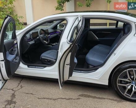 Белый БМВ i5, объемом двигателя 0 л и пробегом 3 тыс. км за 49999 $, фото 32 на Automoto.ua