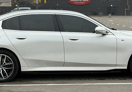 Белый БМВ i5, объемом двигателя 0 л и пробегом 12 тыс. км за 43999 $, фото 22 на Automoto.ua