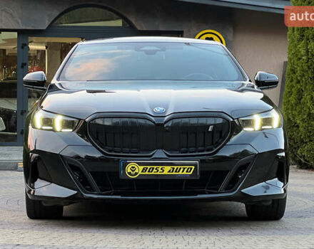 Черный БМВ i5, объемом двигателя 0 л и пробегом 32 тыс. км за 57000 $, фото 1 на Automoto.ua