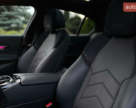 Черный БМВ i5, объемом двигателя 0 л и пробегом 32 тыс. км за 57000 $, фото 29 на Automoto.ua