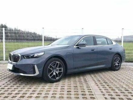 БМВ i5 2024 у Києві на Automoto.ua БМВ i5, об'ємом двигуна 0 л та пробігом 13 тис. км за 41500 $, фото 1 на Automoto.ua