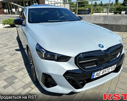 Серый БМВ i5, объемом двигателя 0 л и пробегом 6 тыс. км за 85000 $, фото 3 на Automoto.ua