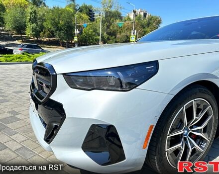 Серый БМВ i5, объемом двигателя 0 л и пробегом 6 тыс. км за 85000 $, фото 2 на Automoto.ua