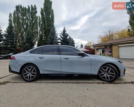 БМВ i5 2023 в Днепре (Днепропетровске) на Automoto.ua Серый БМВ i5, объемом двигателя 0 л и пробегом 9 тыс. км за 81900 $, фото 2 на Automoto.ua