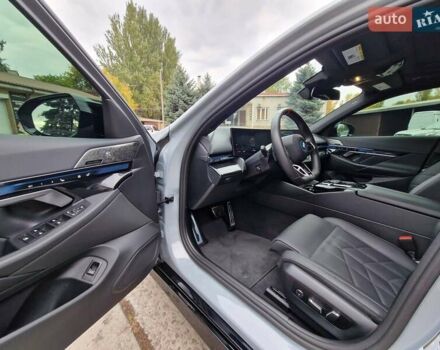 БМВ i5 2023 в Днепре (Днепропетровске) на Automoto.ua Серый БМВ i5, объемом двигателя 0 л и пробегом 9 тыс. км за 81900 $, фото 15 на Automoto.ua