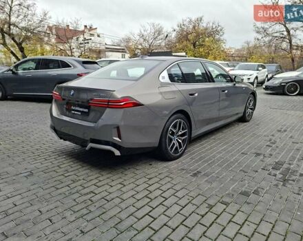 Серый БМВ i5, объемом двигателя 0 л и пробегом 5 тыс. км за 54900 $, фото 3 на Automoto.ua