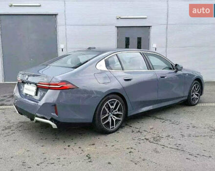 Серый БМВ i5, объемом двигателя 0 л и пробегом 11 тыс. км за 40500 $, фото 2 на Automoto.ua