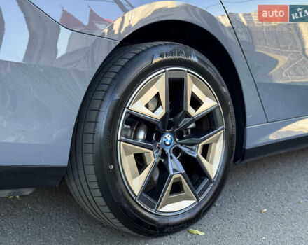 Серый БМВ i5, объемом двигателя 0 л и пробегом 15 тыс. км за 59500 $, фото 33 на Automoto.ua