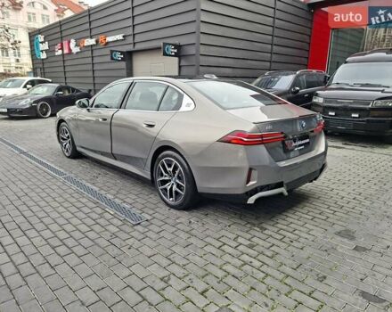 Серый БМВ i5, объемом двигателя 0 л и пробегом 5 тыс. км за 54900 $, фото 5 на Automoto.ua