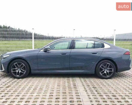 Серый БМВ i5, объемом двигателя 0 л и пробегом 13 тыс. км за 39900 $, фото 1 на Automoto.ua