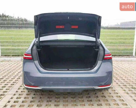 Серый БМВ i5, объемом двигателя 0 л и пробегом 13 тыс. км за 39900 $, фото 5 на Automoto.ua