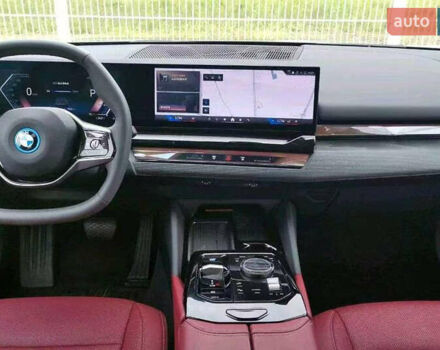 Серый БМВ i5, объемом двигателя 0 л и пробегом 13 тыс. км за 39900 $, фото 7 на Automoto.ua