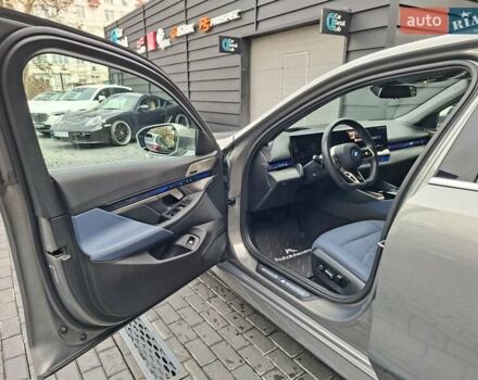 Серый БМВ i5, объемом двигателя 0 л и пробегом 5 тыс. км за 54900 $, фото 8 на Automoto.ua